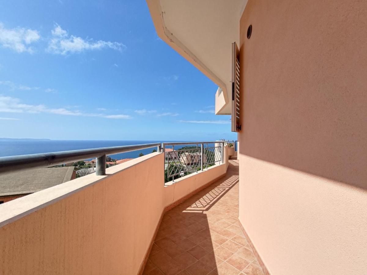 Апартаменты Splendida Vista Sul Mare Nebida Экстерьер фото